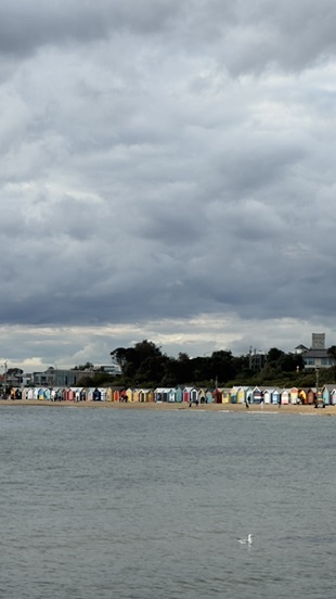 Brighton Beach huisjes Melbourne gezien vanaf het water