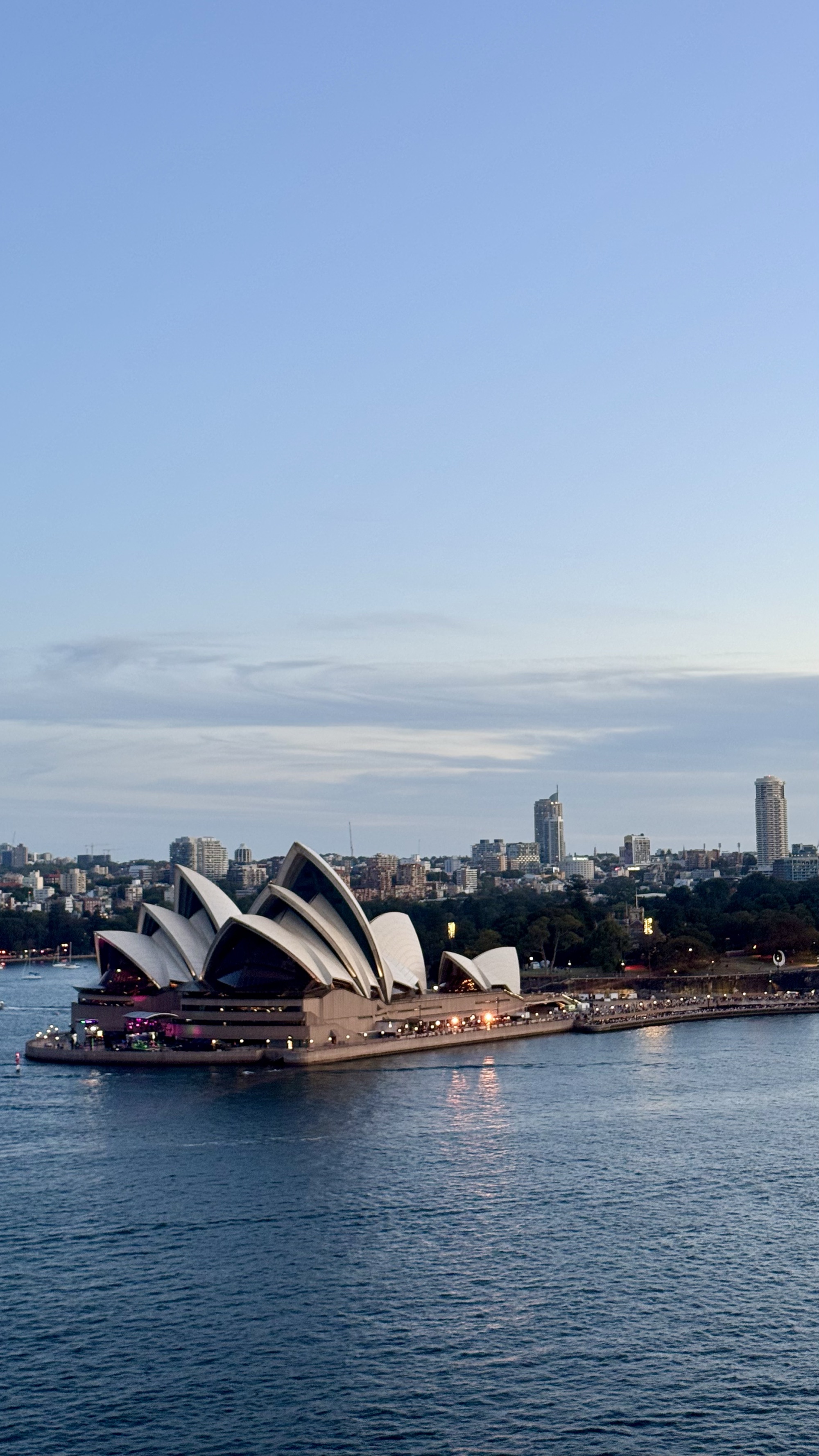 Sydney Opera House panorama met haven, gezien vanaf Circular Quay